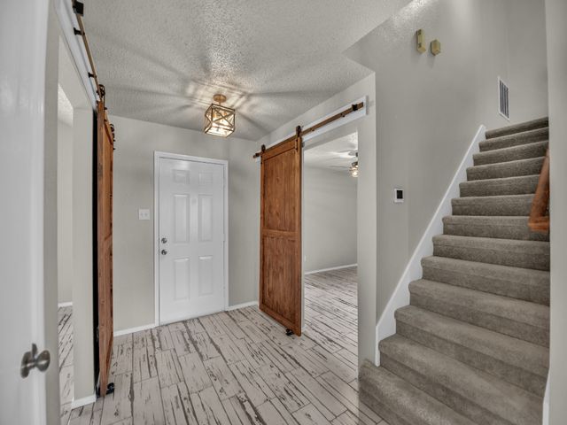 617 Oak View Court, Azle, TX 76020