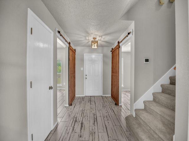 617 Oak View Court, Azle, TX 76020