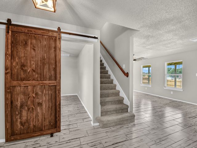 617 Oak View Court, Azle, TX 76020