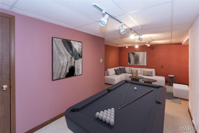 1031 Glenway Drive, St Louis, MO 63122