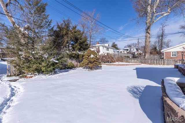 1031 Glenway Drive, St Louis, MO 63122