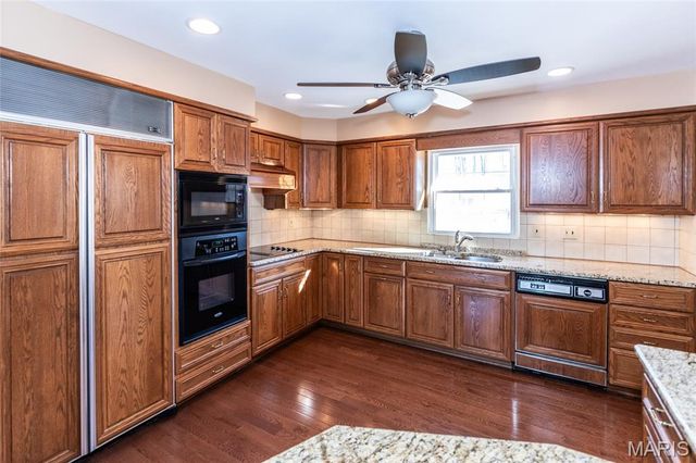 1031 Glenway Drive, St Louis, MO 63122