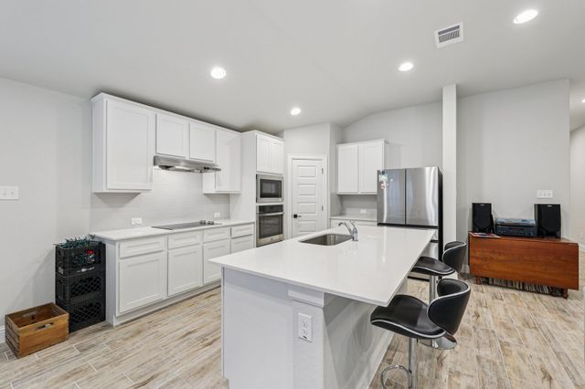 21709 Osage LN, Lago Vista, TX 78645