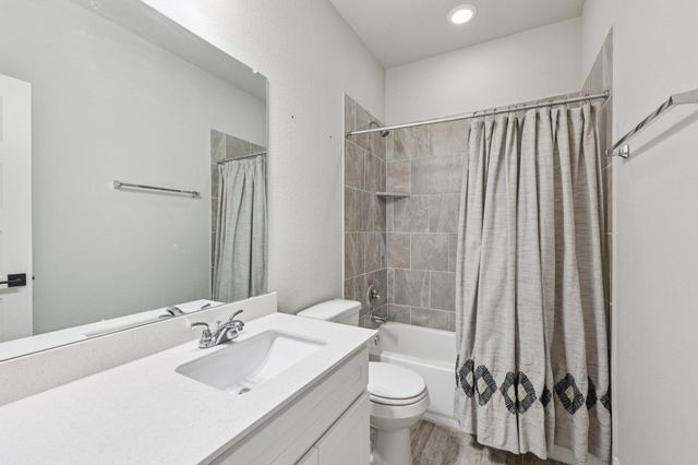 21709 Osage LN, Lago Vista, TX 78645