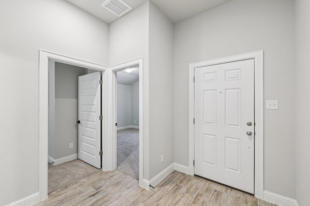 21709 Osage LN, Lago Vista, TX 78645