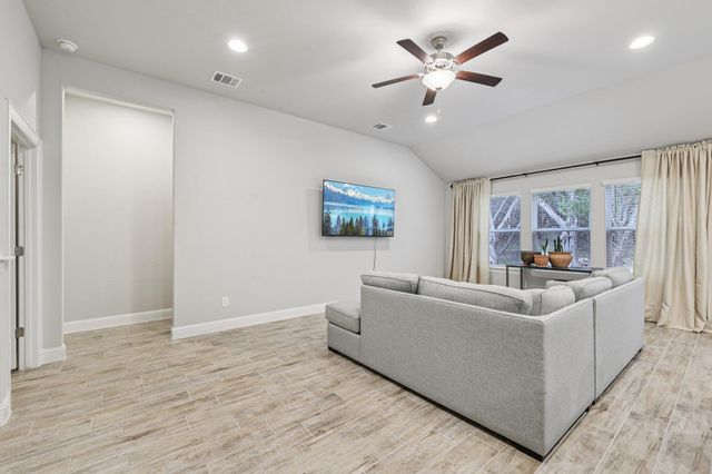 21709 Osage LN, Lago Vista, TX 78645