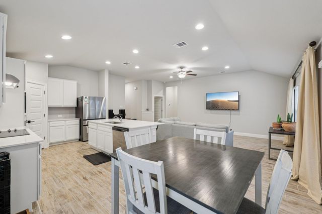 21709 Osage LN, Lago Vista, TX 78645