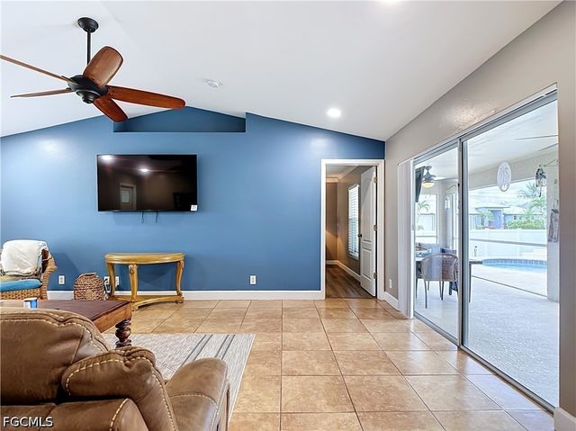 3612 SW 8th CT, Cape Coral, FL 33914