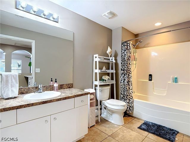 3612 SW 8th CT, Cape Coral, FL 33914