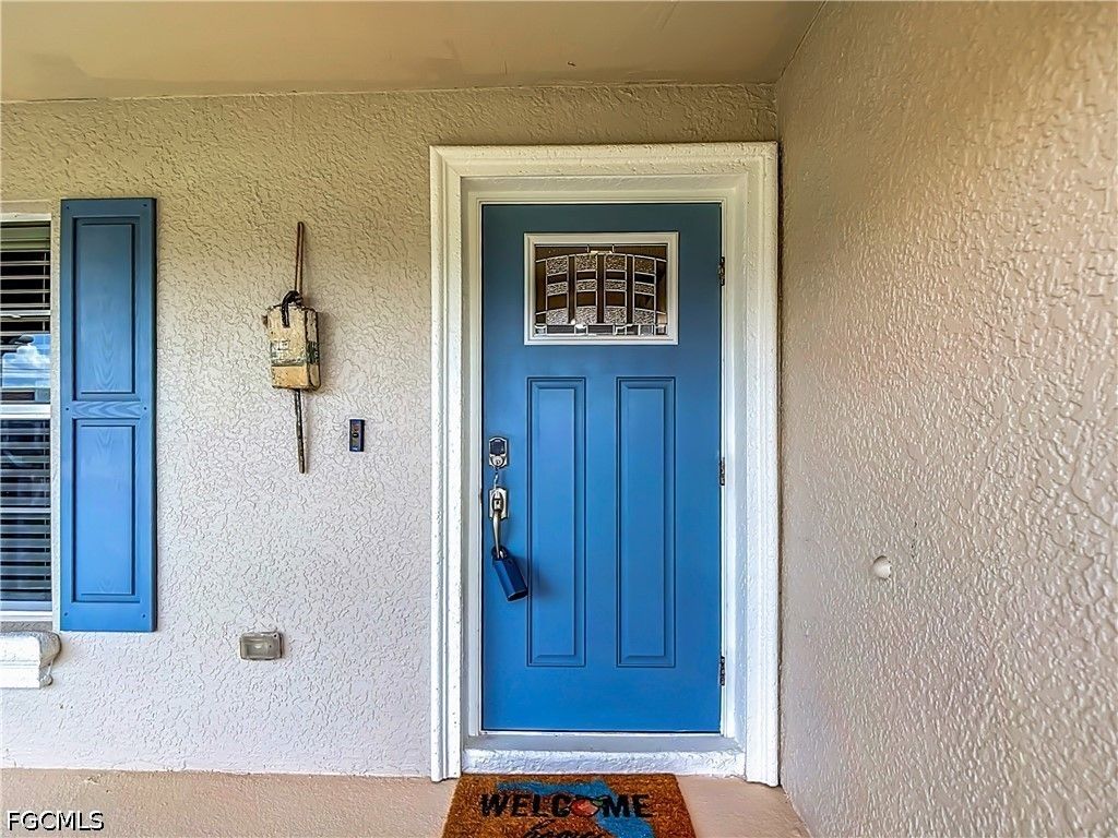 Image 11 of property listing at 3612 SW 8th CT, Cape Coral, FL 33914