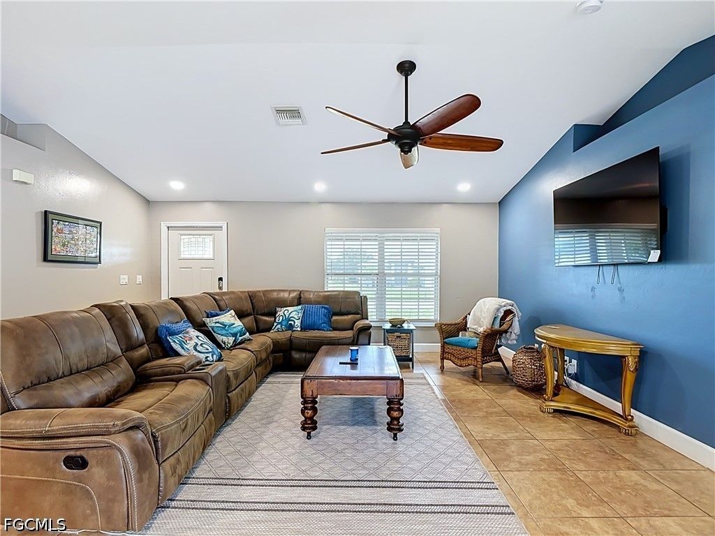 Image 13 of property listing at 3612 SW 8th CT, Cape Coral, FL 33914