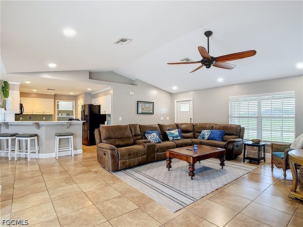 Image 14 of property listing at 3612 SW 8th CT, Cape Coral, FL 33914