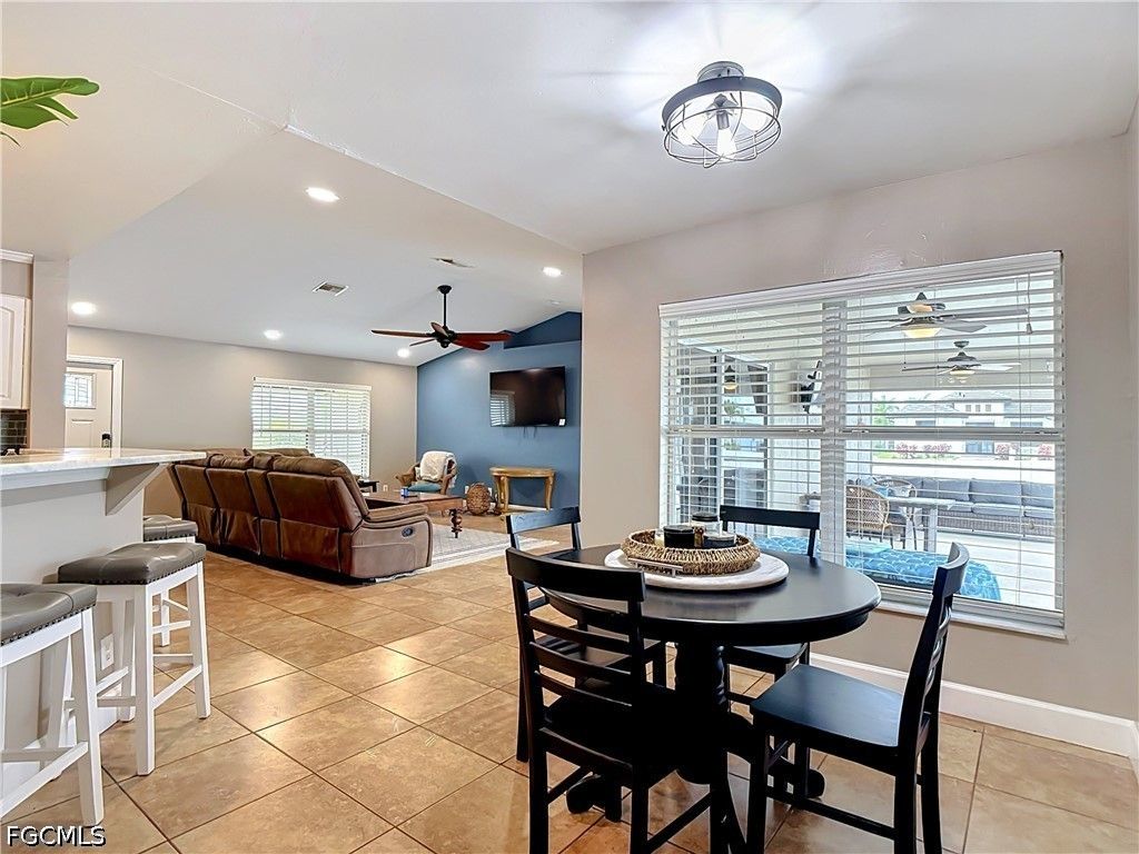 Image 18 of property listing at 3612 SW 8th CT, Cape Coral, FL 33914