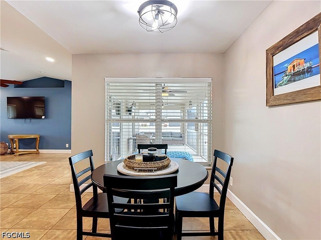 Image 19 of property listing at 3612 SW 8th CT, Cape Coral, FL 33914