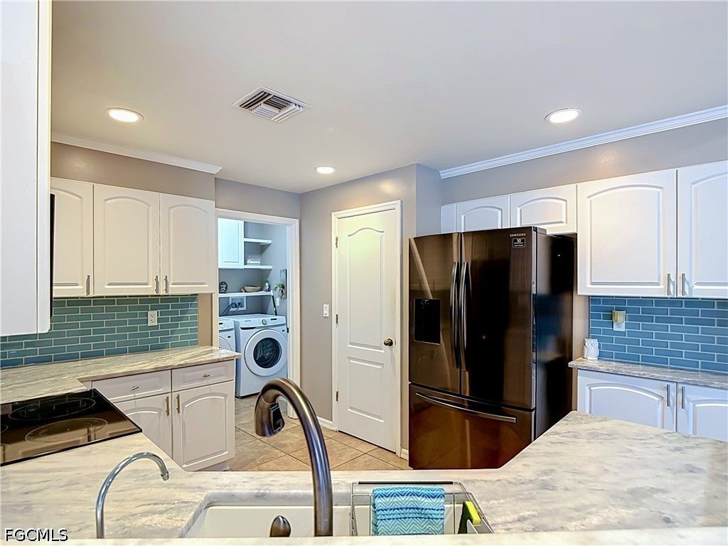 Image 20 of property listing at 3612 SW 8th CT, Cape Coral, FL 33914