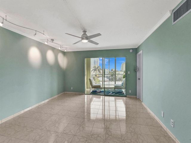 720 Bayshore Drive 504, Fort Lauderdale, FL 33304