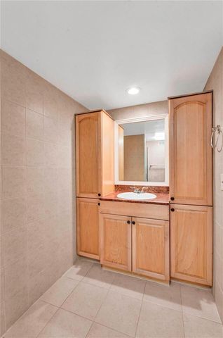 720 Bayshore Drive 504, Fort Lauderdale, FL 33304
