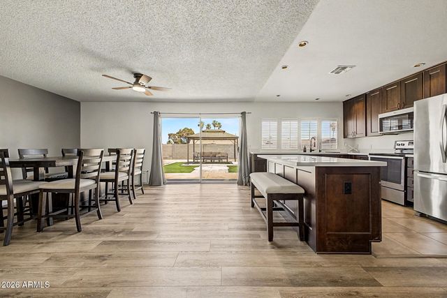926 W APOLLO Avenue, Tempe, AZ 85283