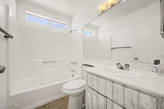 926 W APOLLO Avenue, Tempe, AZ 85283