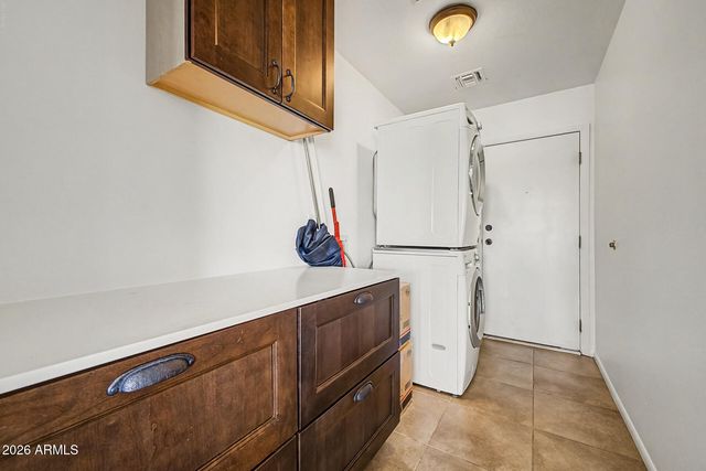 926 W APOLLO Avenue, Tempe, AZ 85283