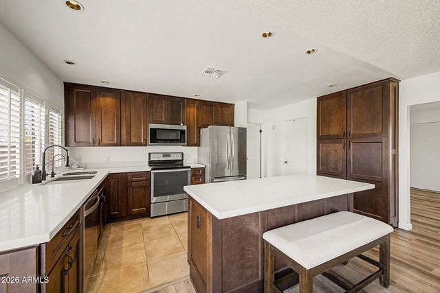 926 W APOLLO Avenue, Tempe, AZ 85283