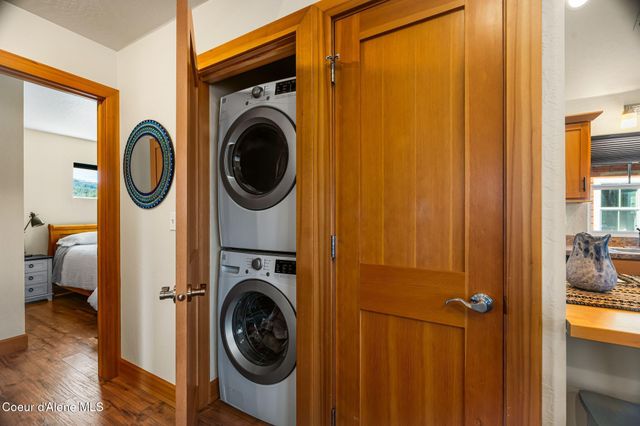 238 Pomrankey Ln, Dover, ID 83825