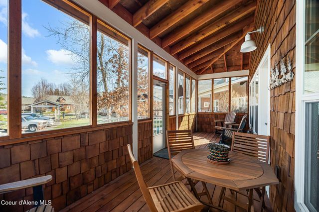 238 Pomrankey Ln, Dover, ID 83825