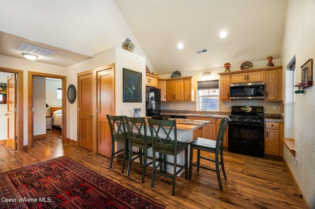 238 Pomrankey Ln, Dover, ID 83825