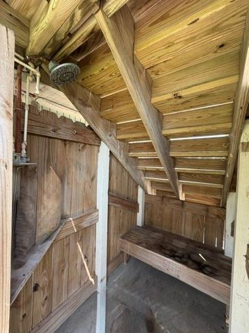 16535 Jamaica Inn Road, Jamaica Beach, TX 77554