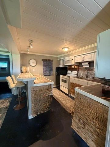 16535 Jamaica Inn Road, Jamaica Beach, TX 77554