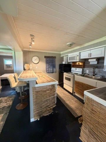 16535 Jamaica Inn Road, Jamaica Beach, TX 77554