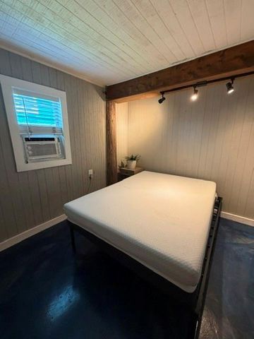 16535 Jamaica Inn Road, Jamaica Beach, TX 77554