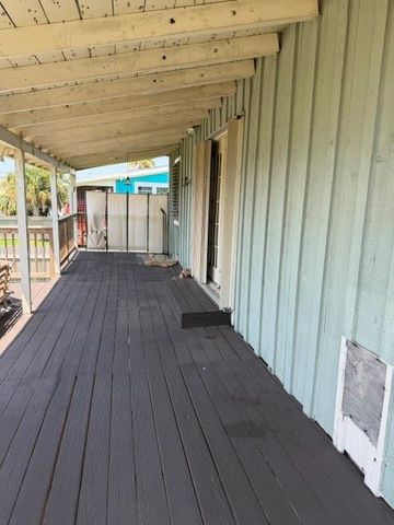 16535 Jamaica Inn Road, Jamaica Beach, TX 77554