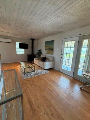16535 Jamaica Inn Road, Jamaica Beach, TX 77554
