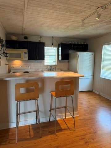 16535 Jamaica Inn Road, Jamaica Beach, TX 77554