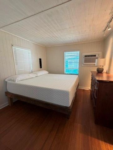 16535 Jamaica Inn Road, Jamaica Beach, TX 77554
