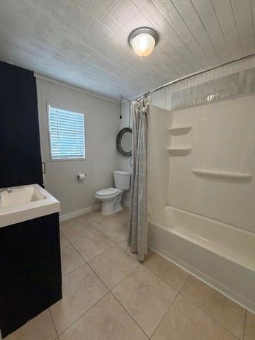 16535 Jamaica Inn Road, Jamaica Beach, TX 77554