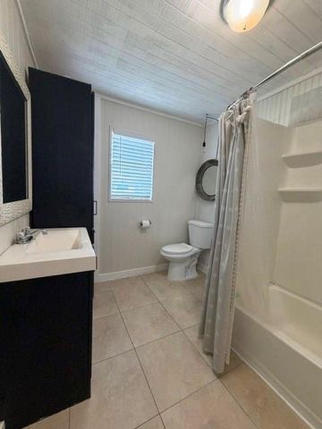 16535 Jamaica Inn Road, Jamaica Beach, TX 77554