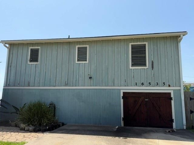 16535 Jamaica Inn Road, Jamaica Beach, TX 77554