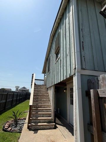 16535 Jamaica Inn Road, Jamaica Beach, TX 77554
