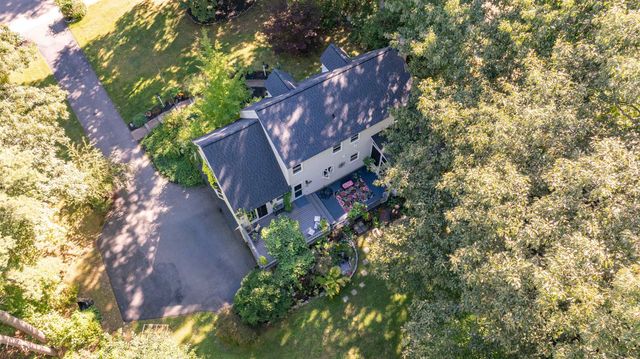 16 Teloian Drive, Hudson, NH 03051