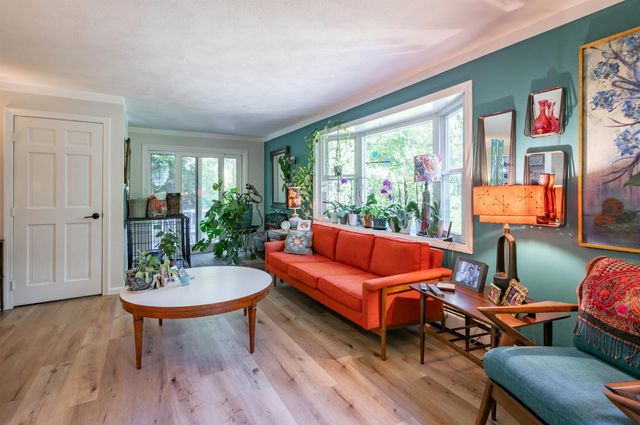 16 Teloian Drive, Hudson, NH 03051