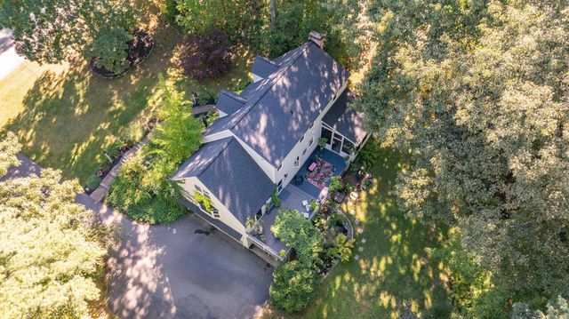 16 Teloian Drive, Hudson, NH 03051