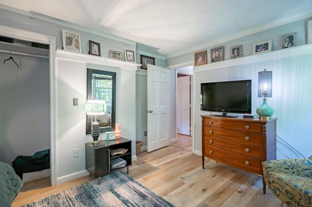 16 Teloian Drive, Hudson, NH 03051