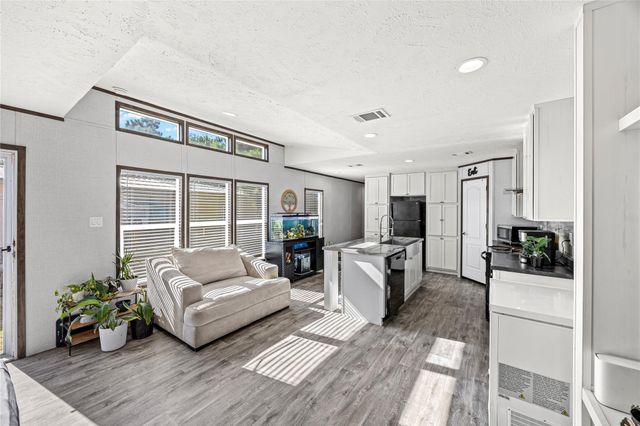 503 Road 5605, Cleveland, TX 77327