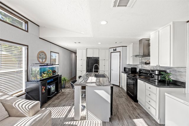 503 Road 5605, Cleveland, TX 77327