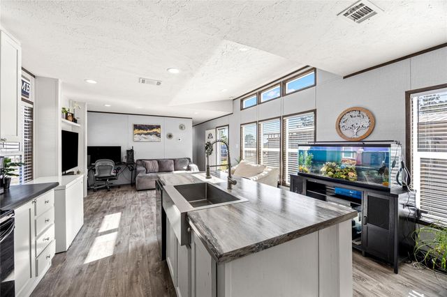 503 Road 5605, Cleveland, TX 77327