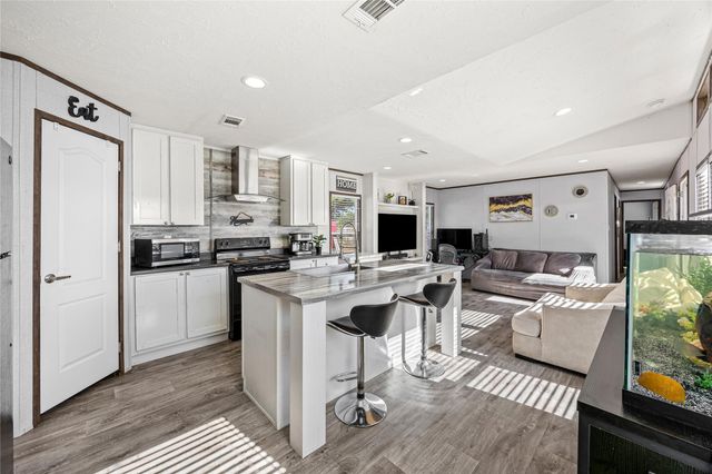 503 Road 5605, Cleveland, TX 77327