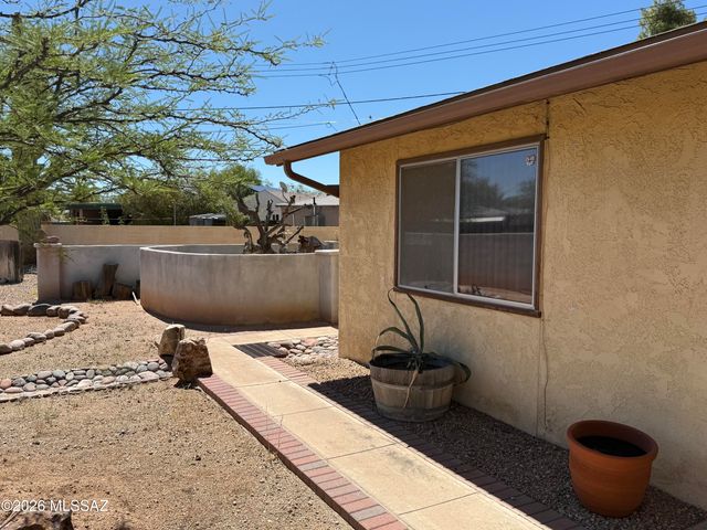 4086 E Montecito Street, Tucson, AZ 85711