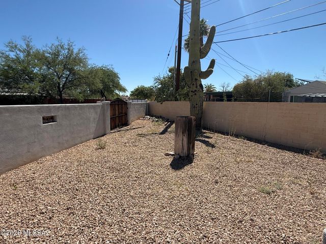 4086 E Montecito Street, Tucson, AZ 85711